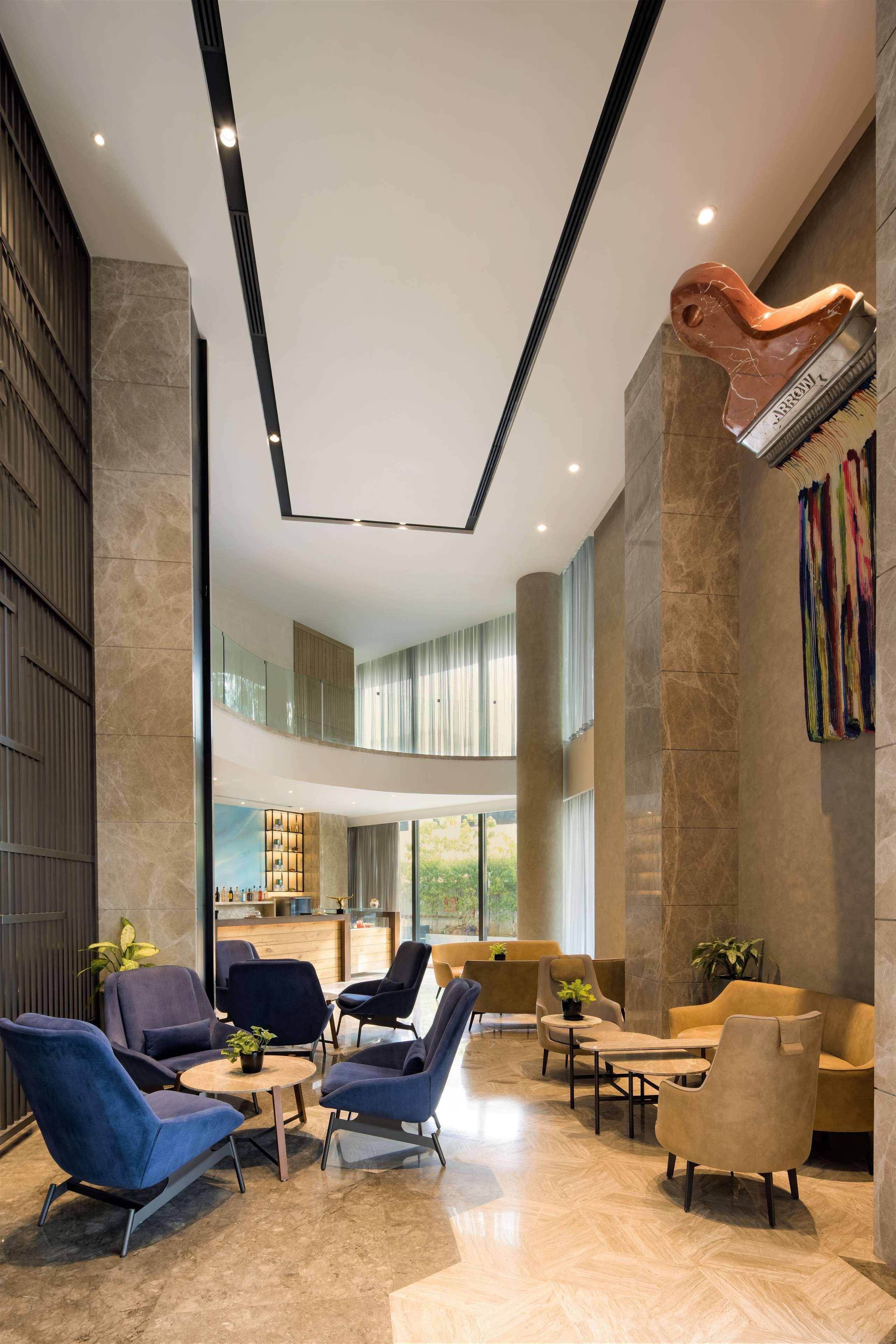 Radisson Blu Mumbai International Airport Hotel Exterior foto The interior of the hotel